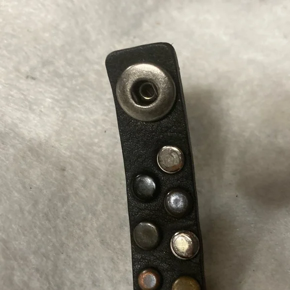 Frye Leather Cuff Bracelet Studded to correct pics - Picture 10 of 11